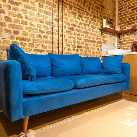 Historic House Surrounded By Attractions In Balat