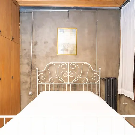 Historic House Surrounded By Attractions In Balat