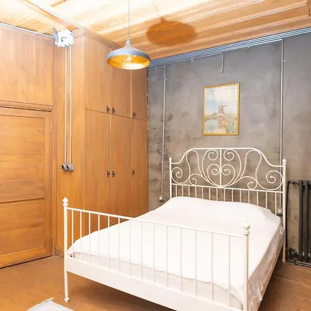 Historic House Surrounded By Attractions In Balat Semesterbostad